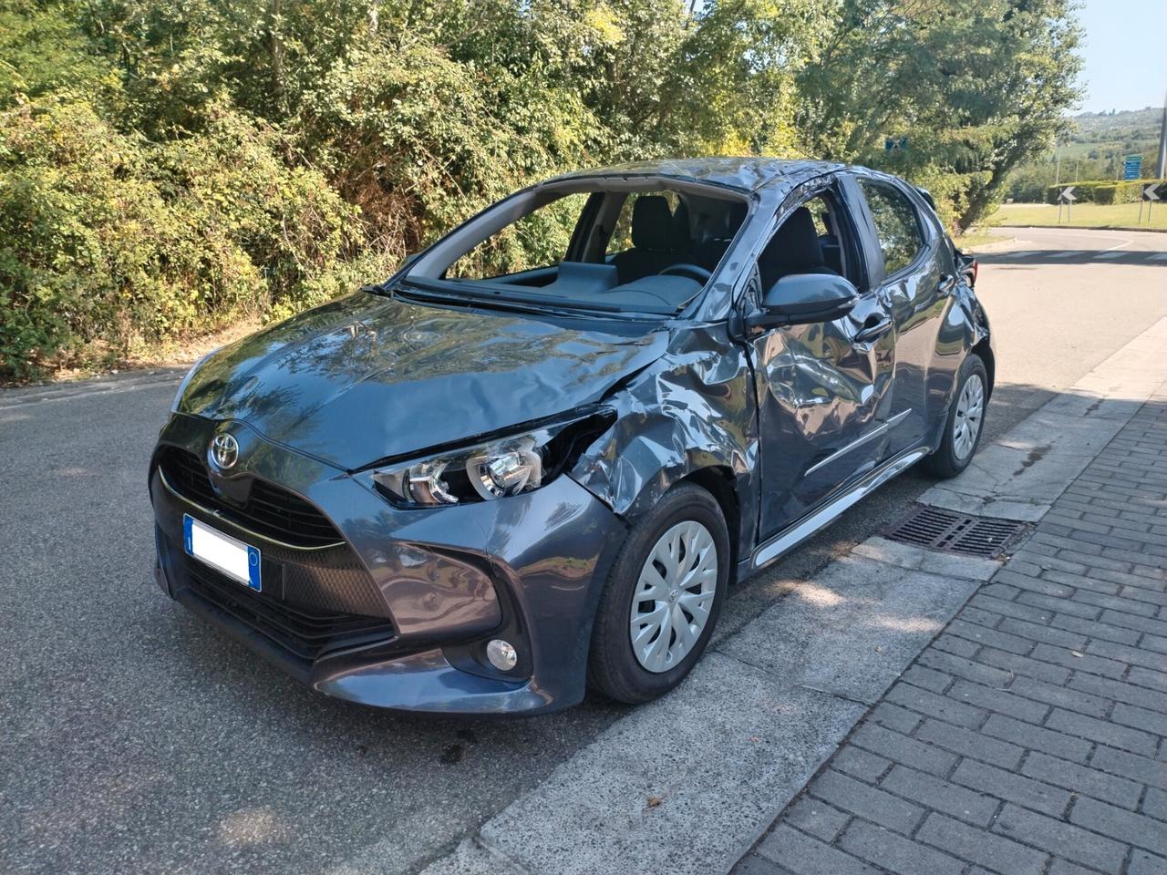 Toyota Yaris 1.0 5 porte Incidentata/Sinistrata