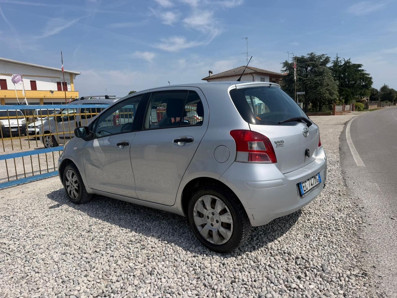 Toyota Yaris 1.0 5 porte Now GPL