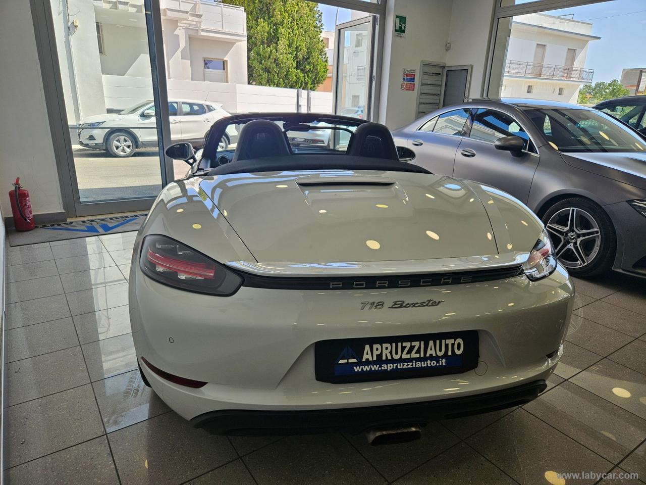 PORSCHE 718 Boxster