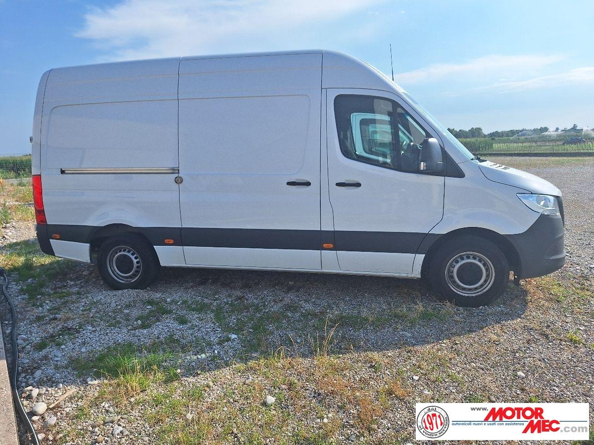 MERCEDES-BENZ Sprinter III 311 RWD 20 cdi F 3735 84kW 114 PS