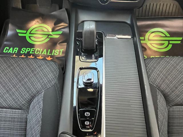 VOLVO XC60 B4 AWD Momentum LED|RETROCAMERA|CARPLAY|18'