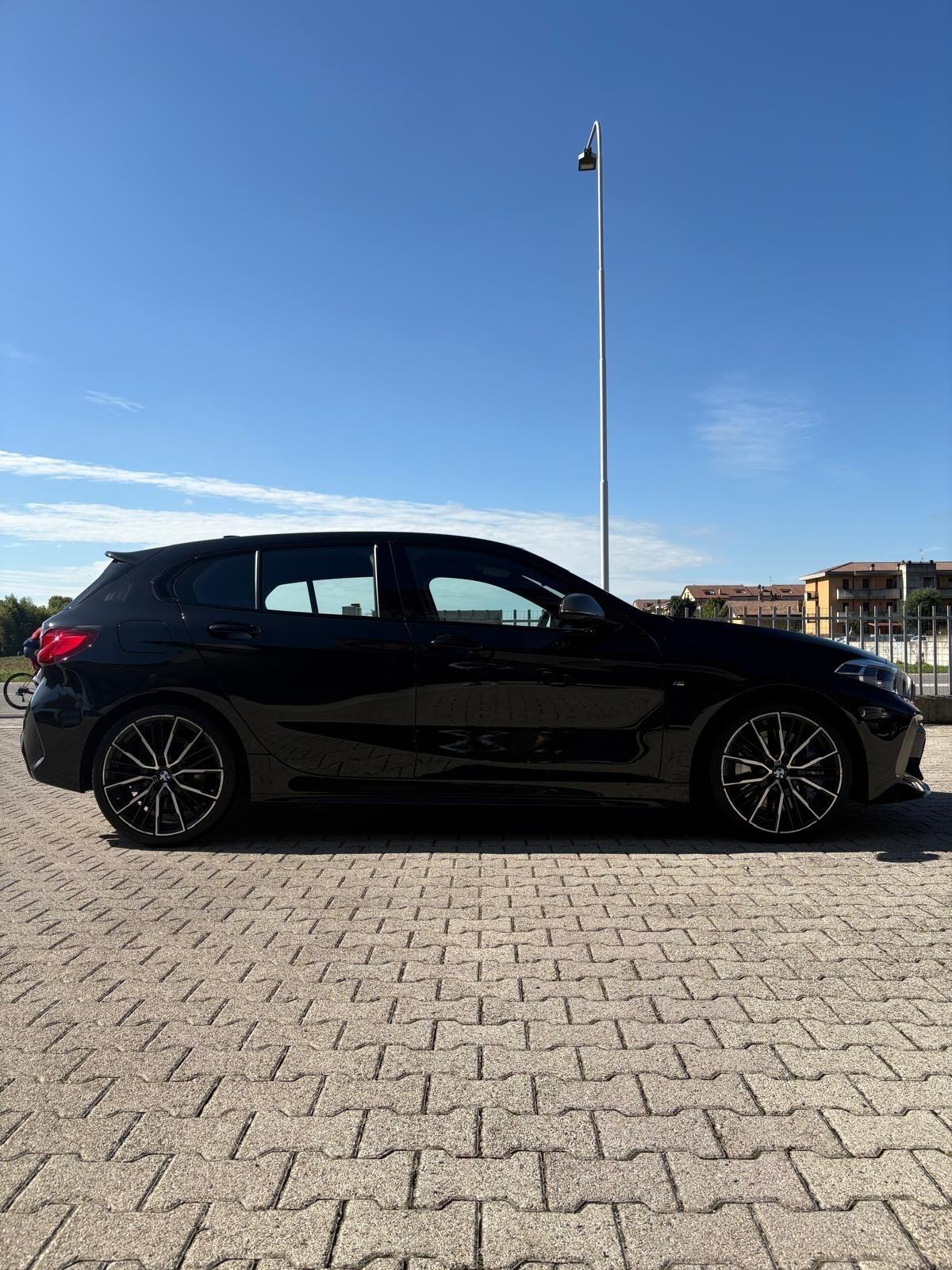 Bmw 135 M 135i xDrive Colorvision Edition