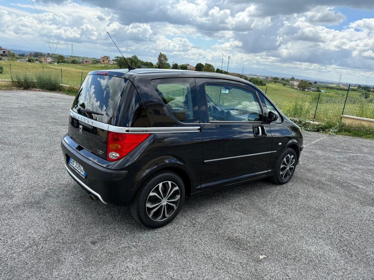 Peugeot 1007 1.4 HDi Happy