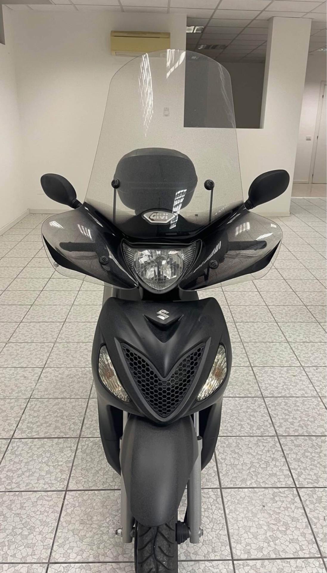 Suzuki Sixteen 150