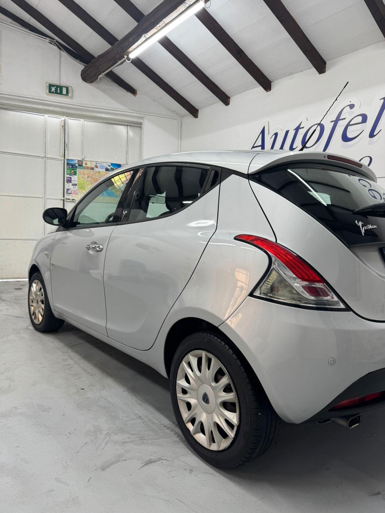 Lancia Ypsilon 1.2 69 CV 5 porte Platinum