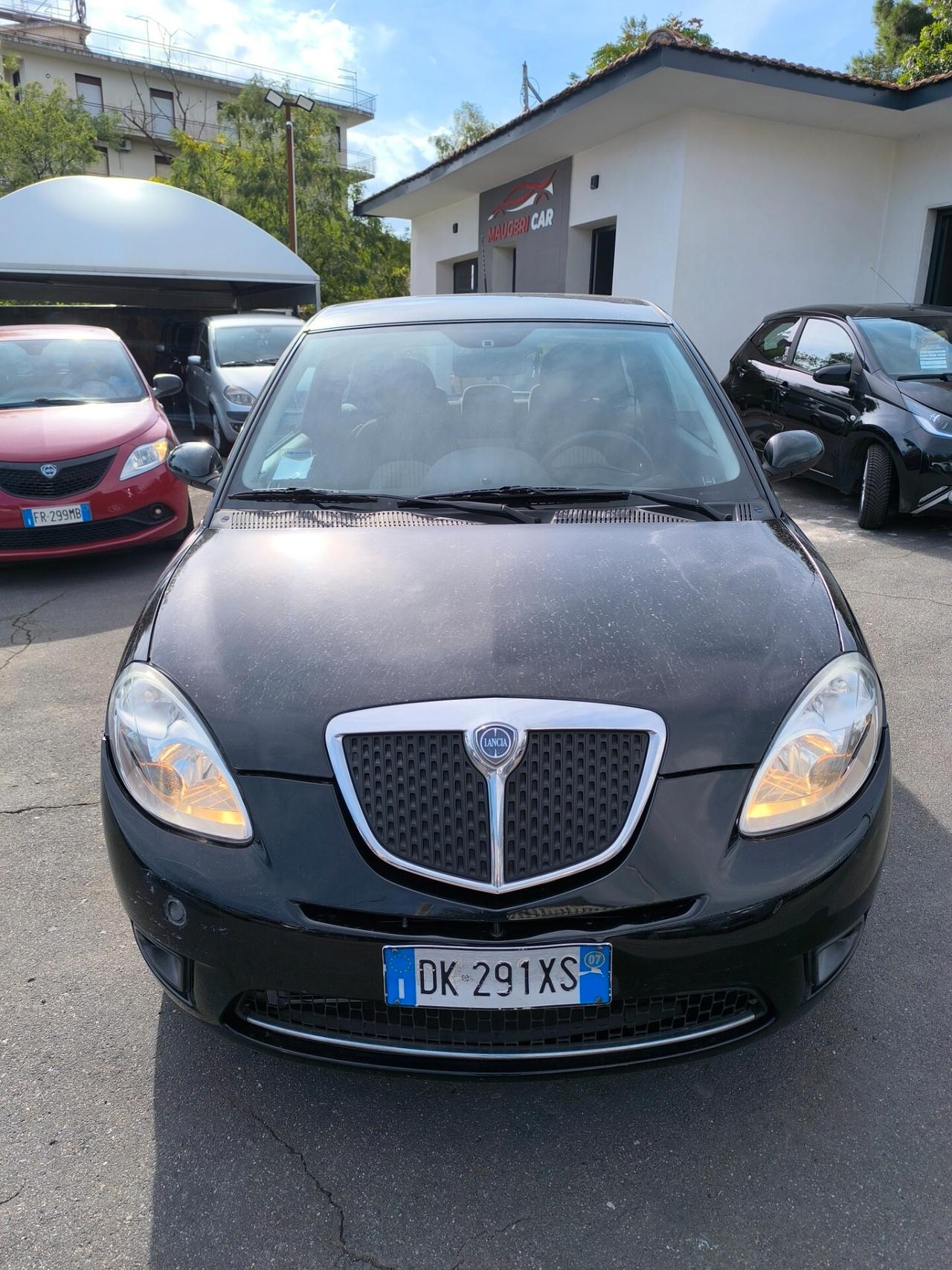 Lancia Ypsilon 1.3 MJT 75 CV Argento