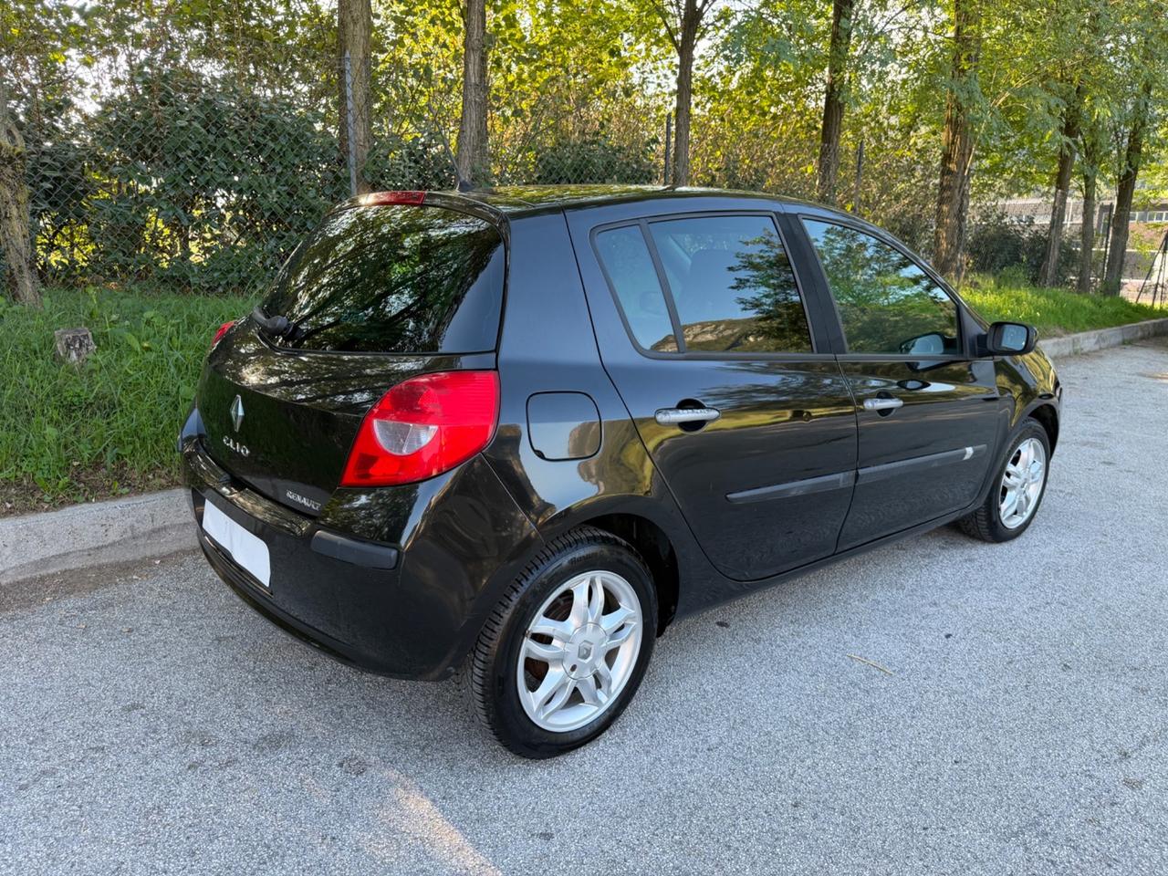 Renault Clio 1.2 16V 5p NEOPATENTATI
