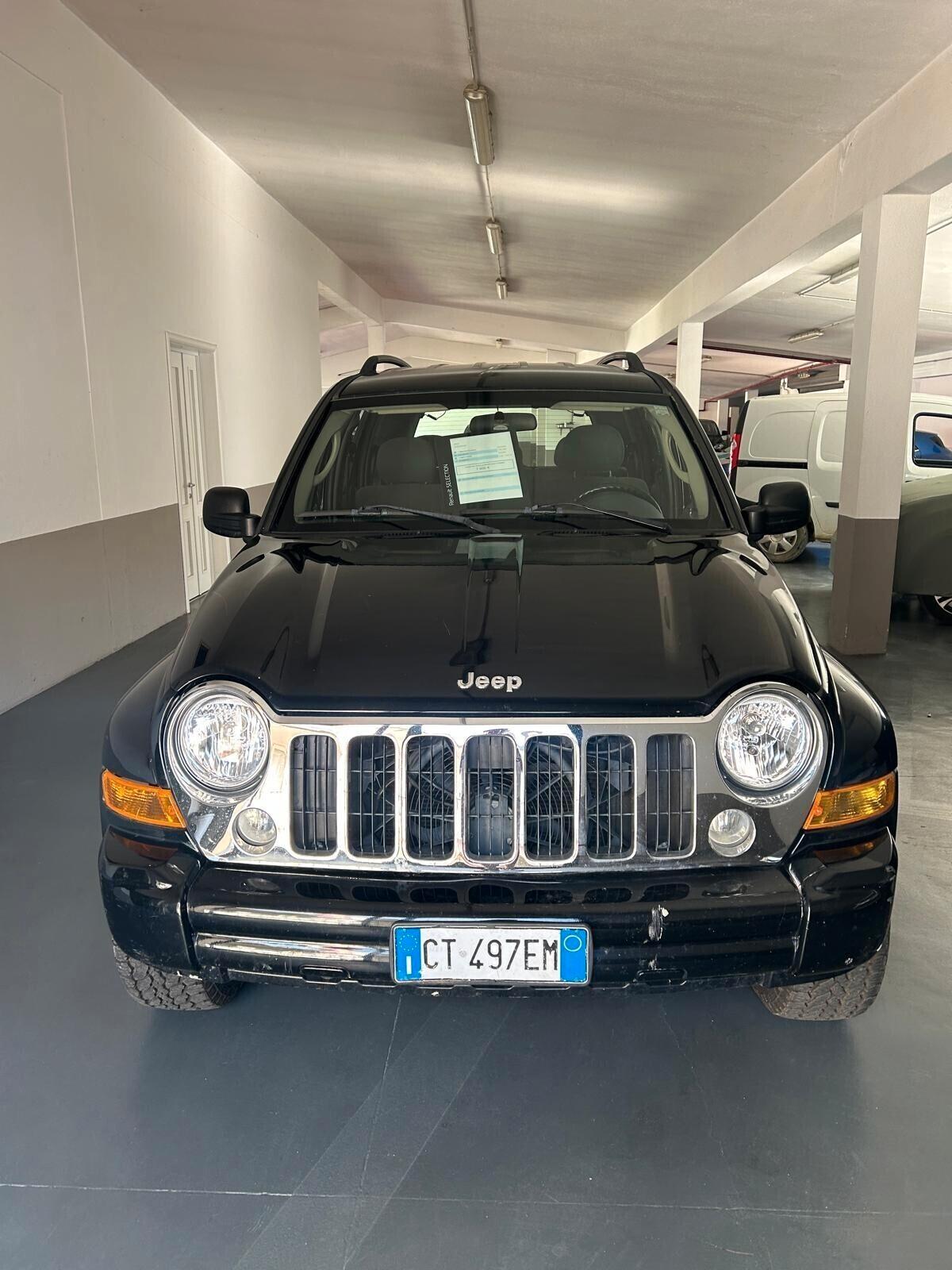 Jeep Cherokee 2.8 CRD Sport