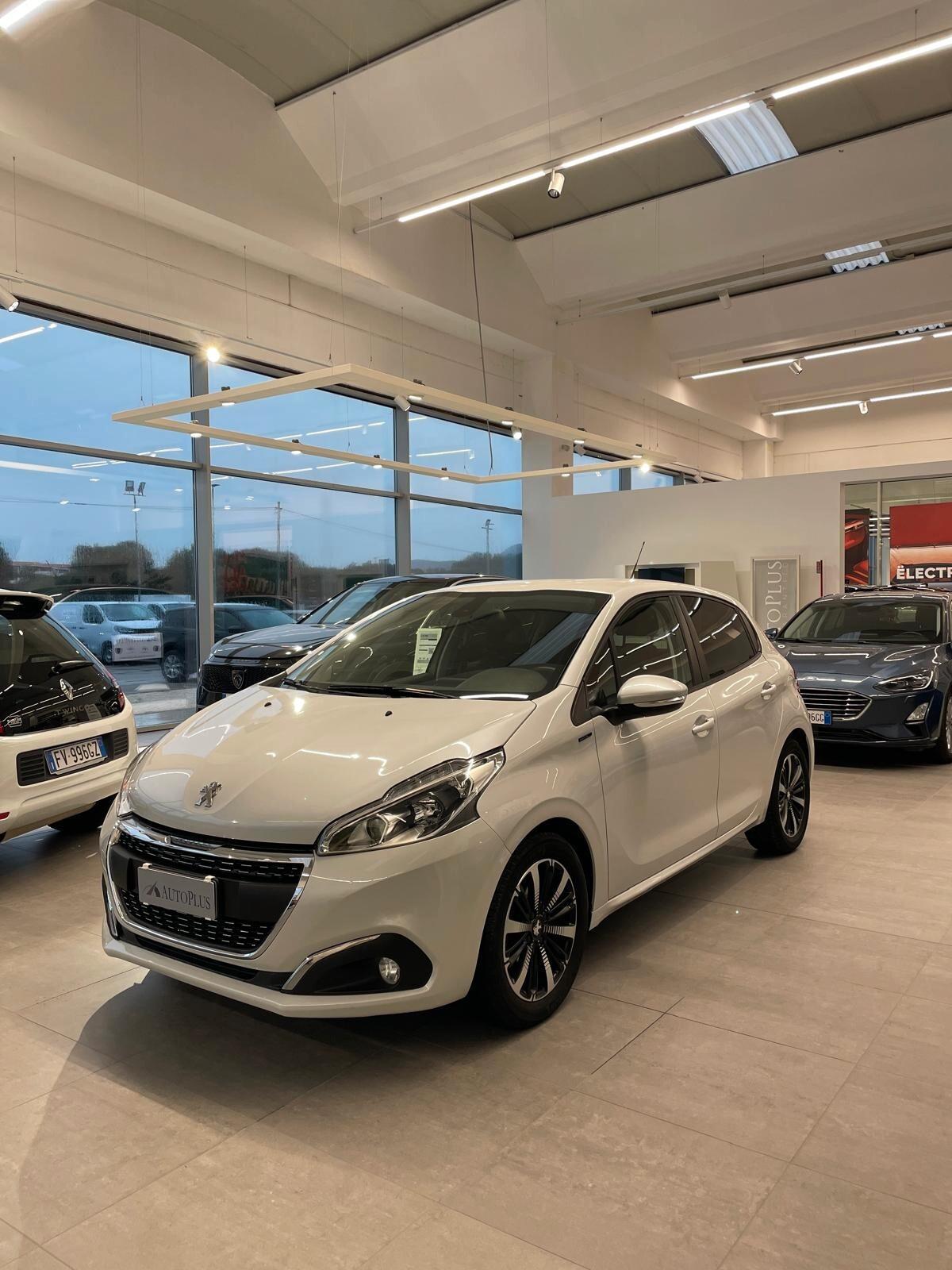 Peugeot 208 PureTech 82 Stop&Start 5 porte Signature