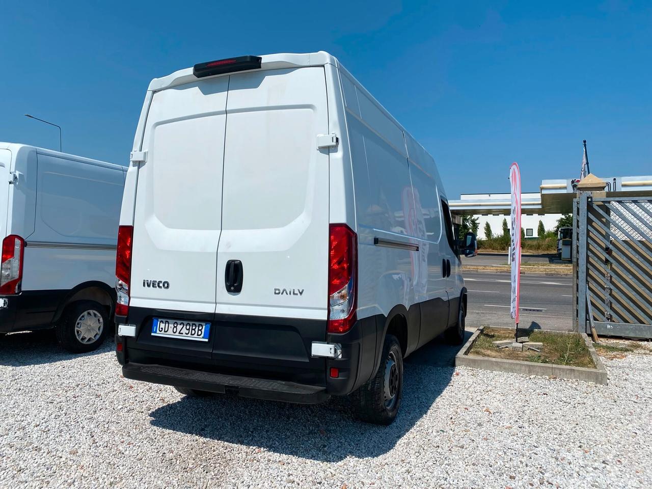 Iveco Daily 35S12 2.3 HPT PC