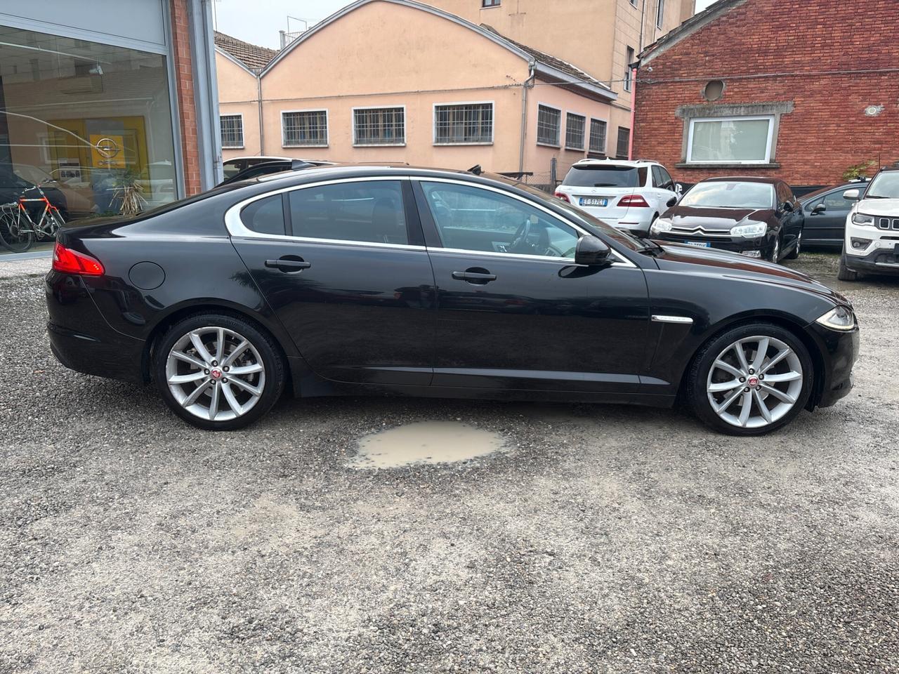 Jaguar XF 2.2 D 200 CV -Full