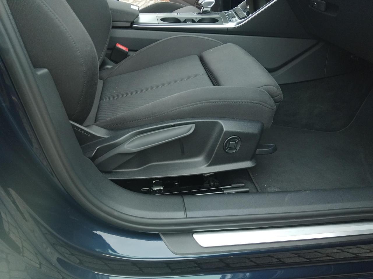 Audi A6 Avant 40 2.0 tdi mhev