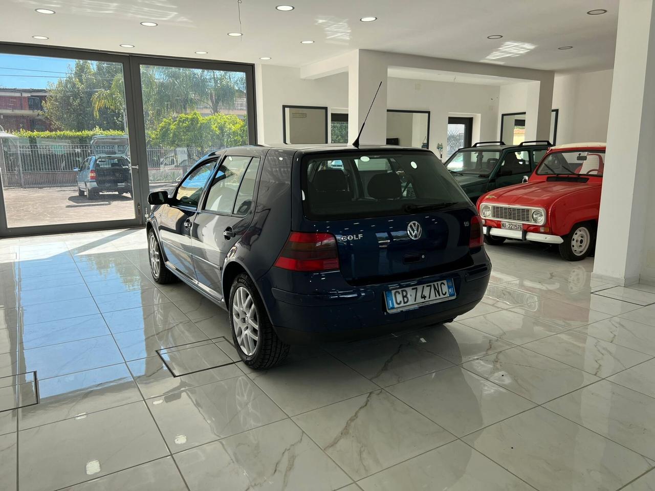 Volkswagen Golf 1.6 16V cat 5 porte Highline