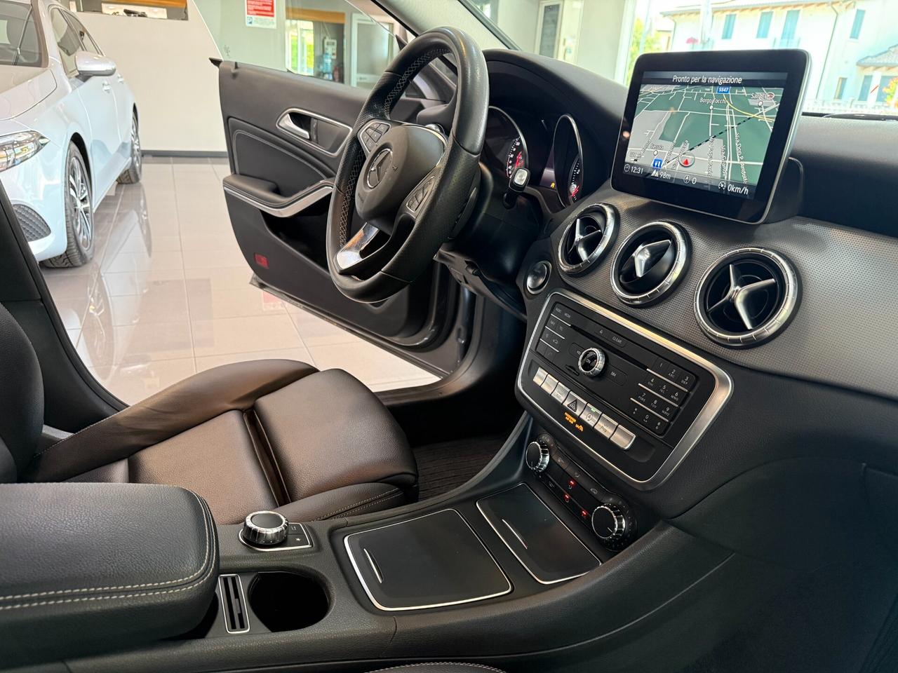 Mercedes-benz CLA 200 d Automatic Business 89.000 KM