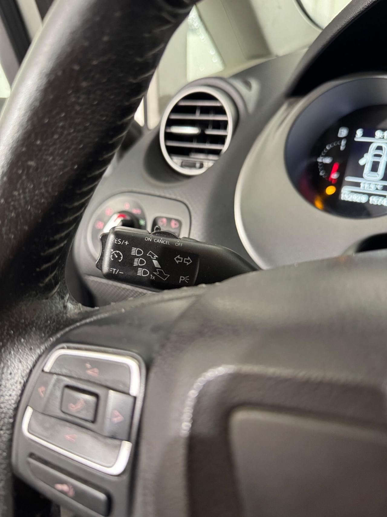 Seat Altea XL 1.6 TDI 105 CV Tv interna