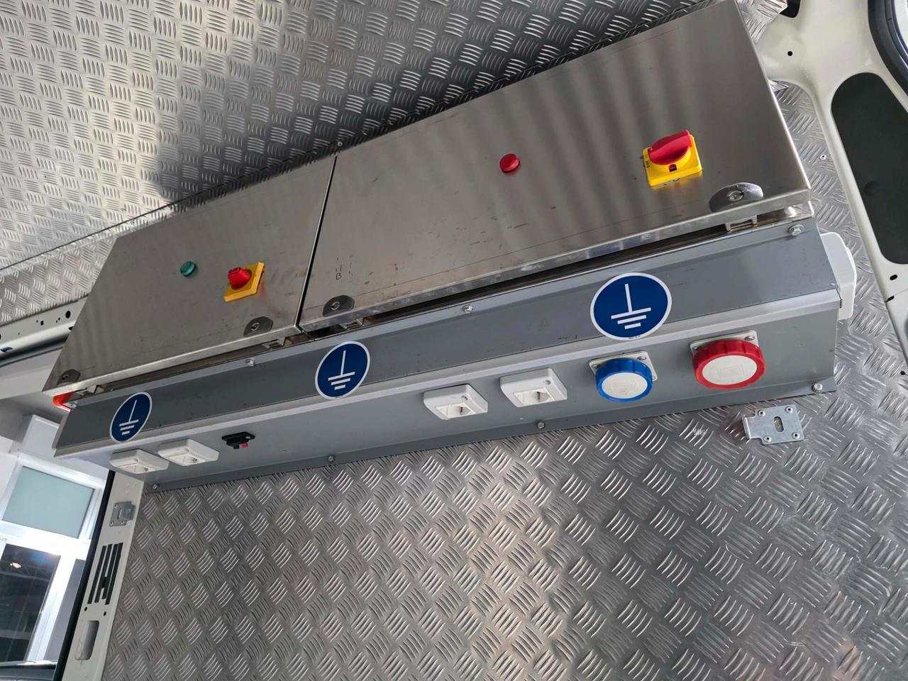 Peugeot Boxer 2.2 140cv BlueHdi SeS 335 L2H2