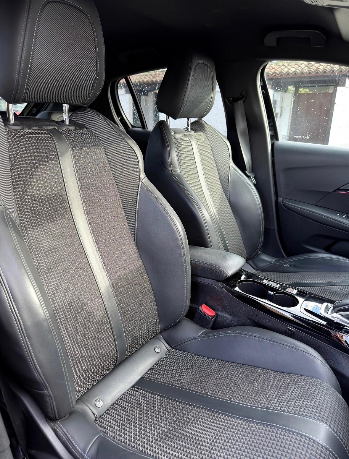 Peugeot 208 GT-LINE Cambio Automatico Full Option 2020