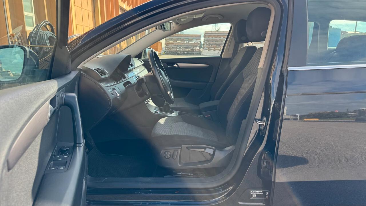 Volkswagen Passat SW 1.6 TDI 105CV- 2012