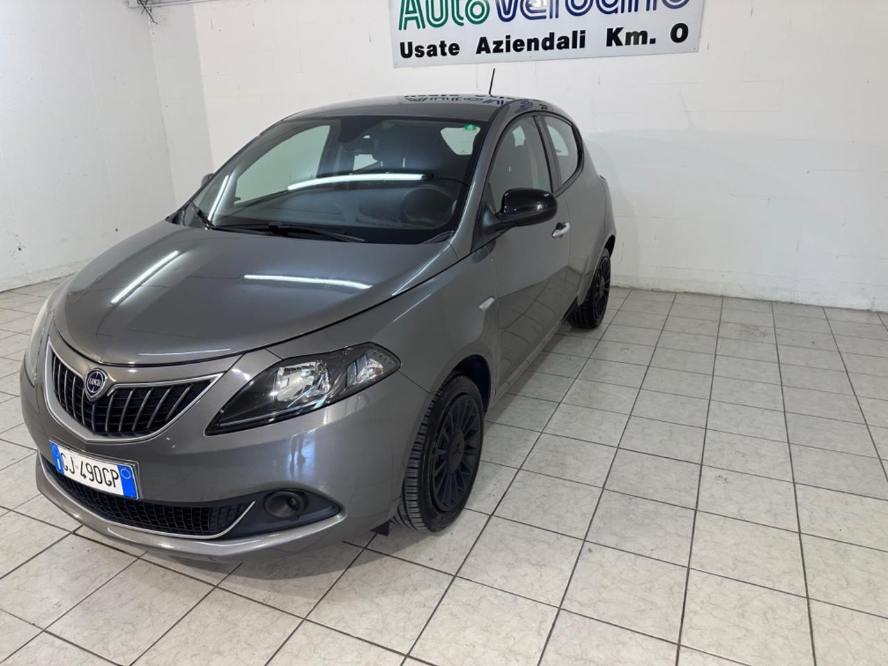 Lancia Ypsilon 1.0 FireFly 5 porte S&S Hybrid Ecochic Silver