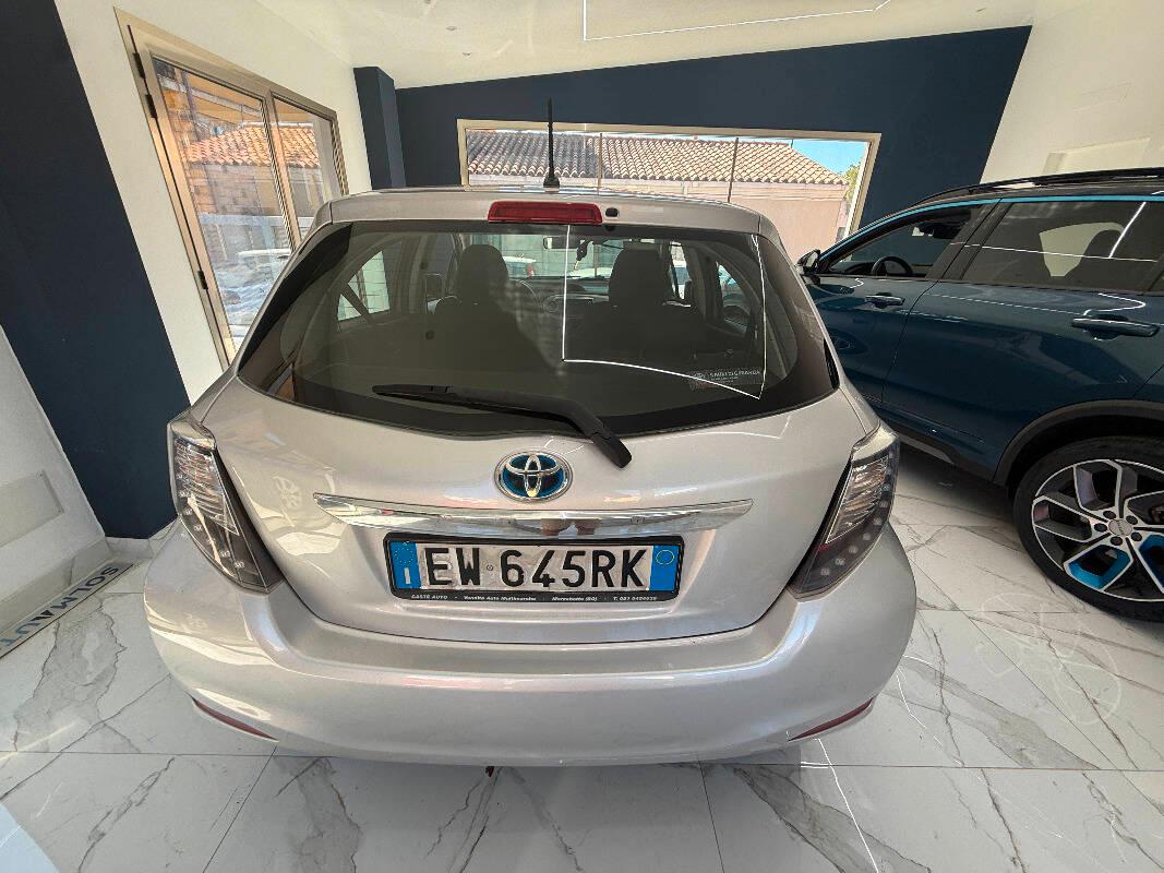 Toyota Yaris TOYOTA YARIS 1.5h Lounge 5p HYBRID