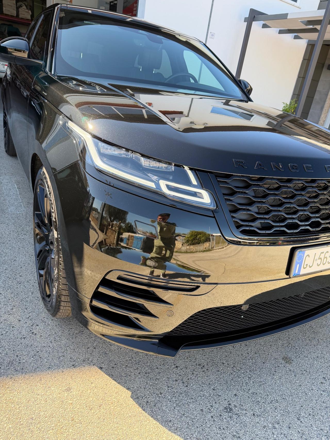 Land Rover Range Velar Total black
