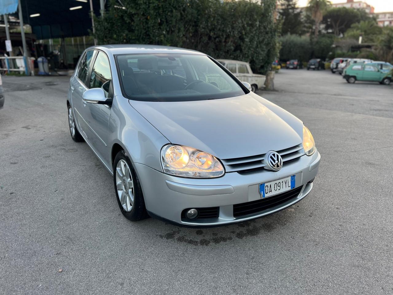 Volkswagen Golf 2.0 16V TDI 5p. Sportline