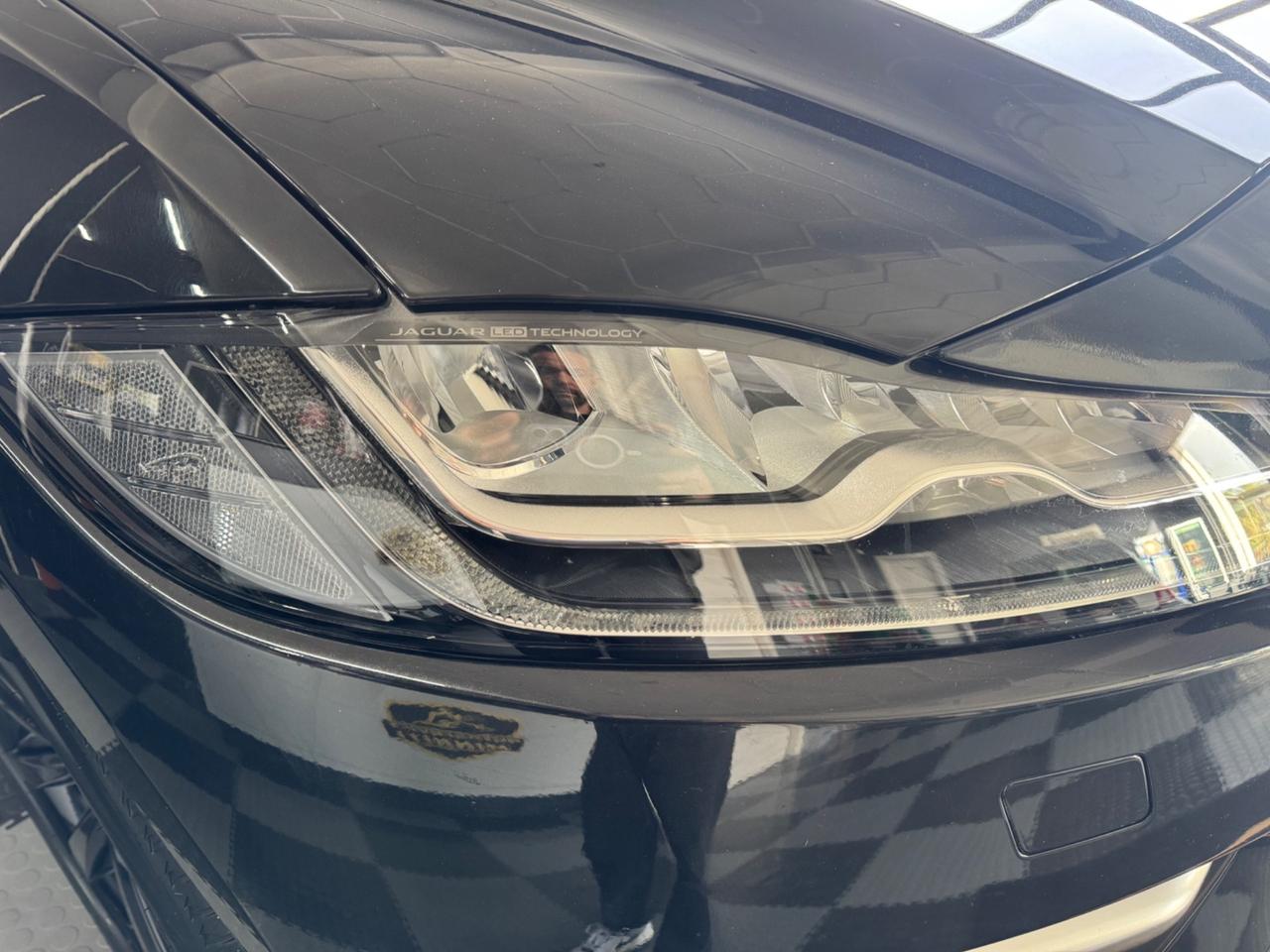 Jaguar F-Pace 2.0 D 180 CV AWD R-Sport