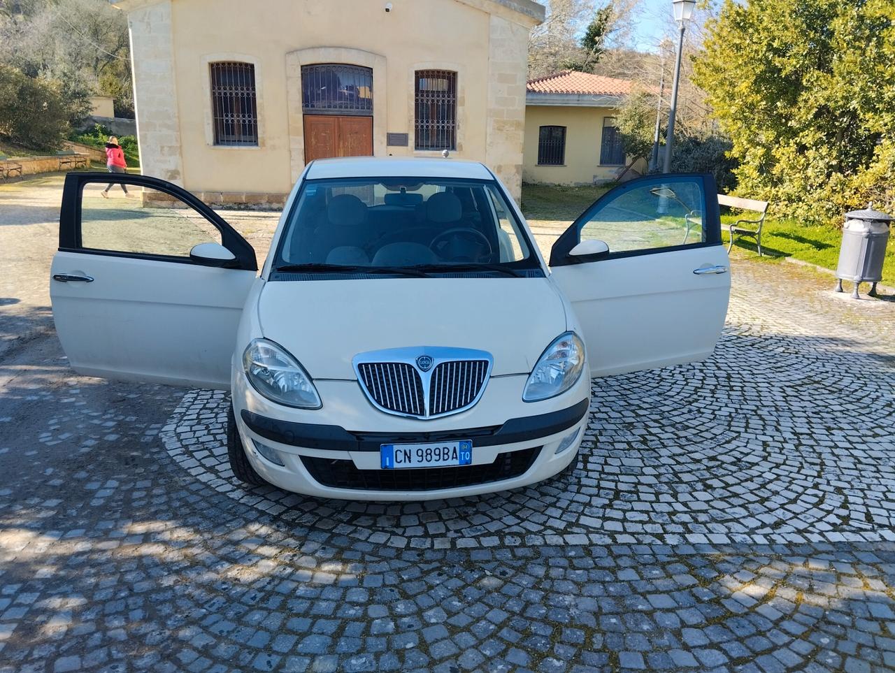 Lancia Ypsilon 1.2 16V Platino