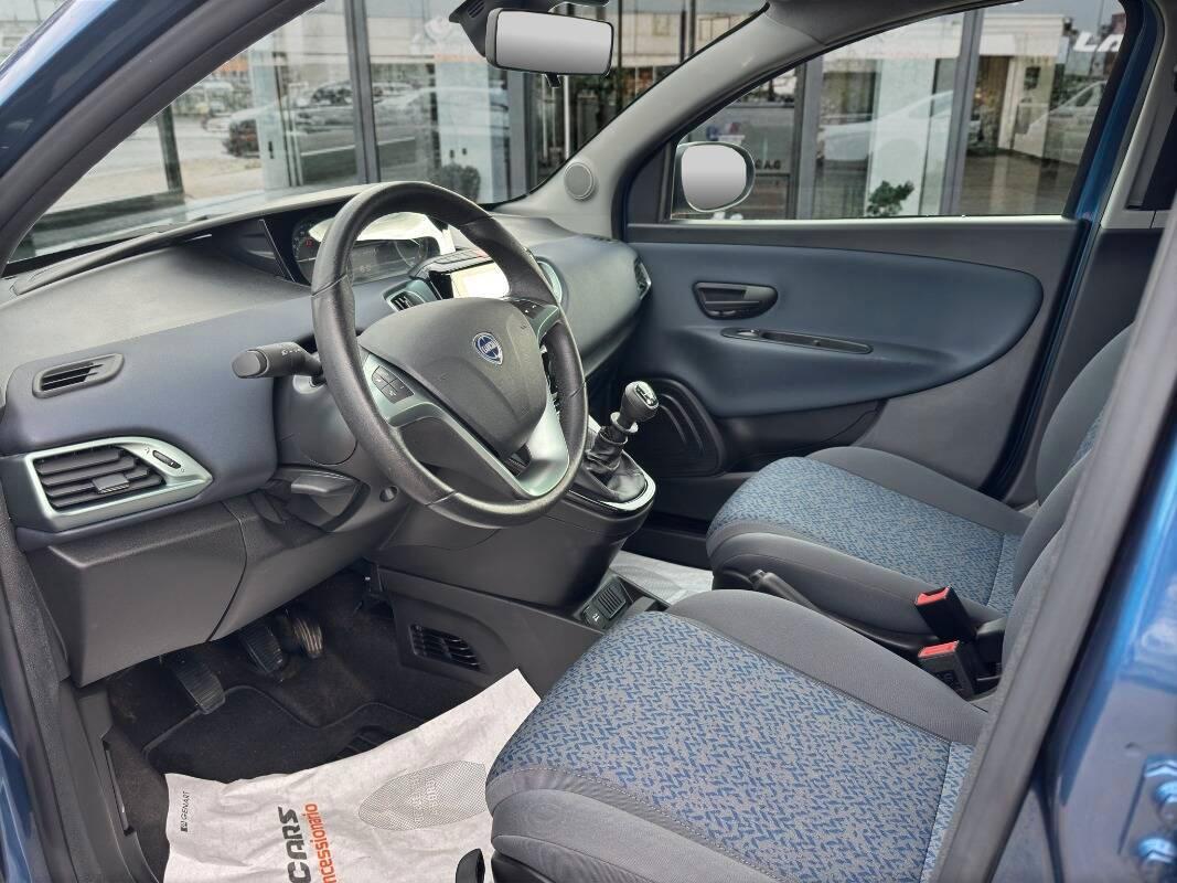 Lancia Ypsilon III 1.0 firefly hybrid Gold 70cv con TELECAM E CARPLAY
