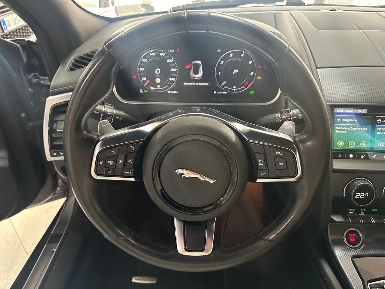 Jaguar F-Type R-Dynamic Black 2.0 P 300 Blac #8743