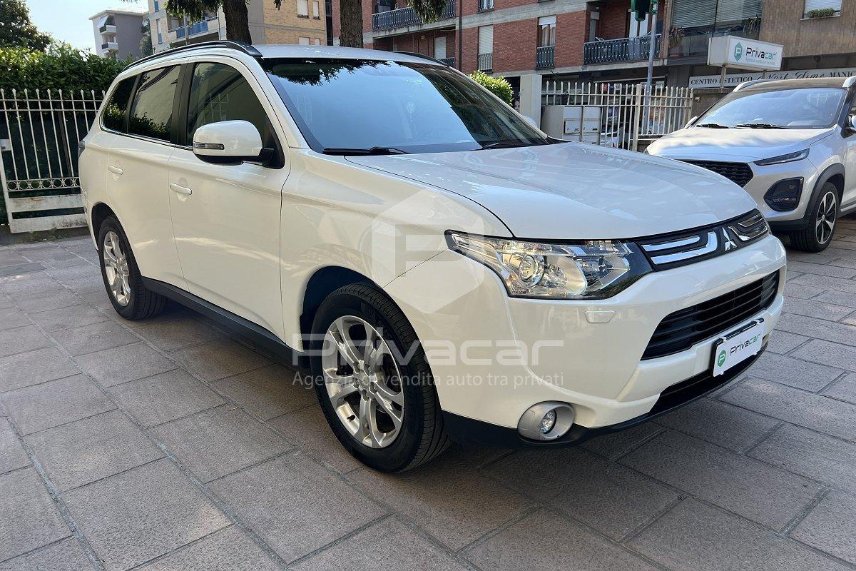MITSUBISHI Outlander 2.2 DI-D 4WD Instyle 7p.