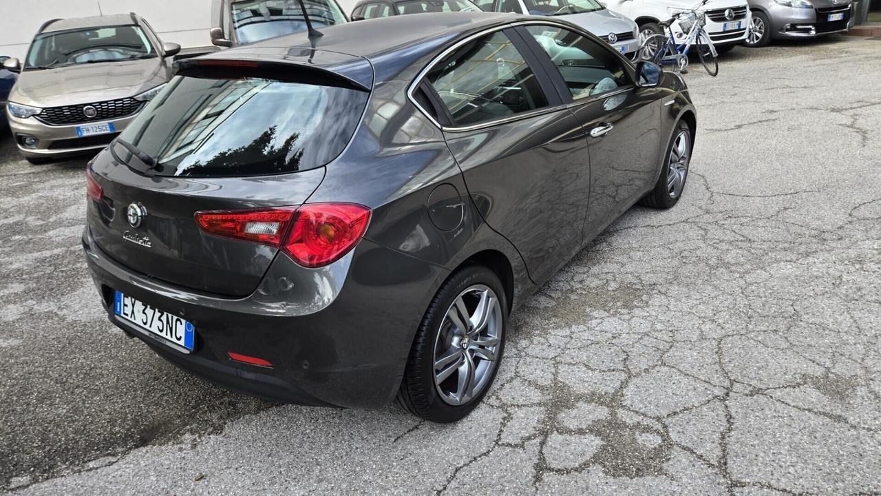 Alfa Romeo Giulietta 1.6 JTDm-2 105 CV Exclusive