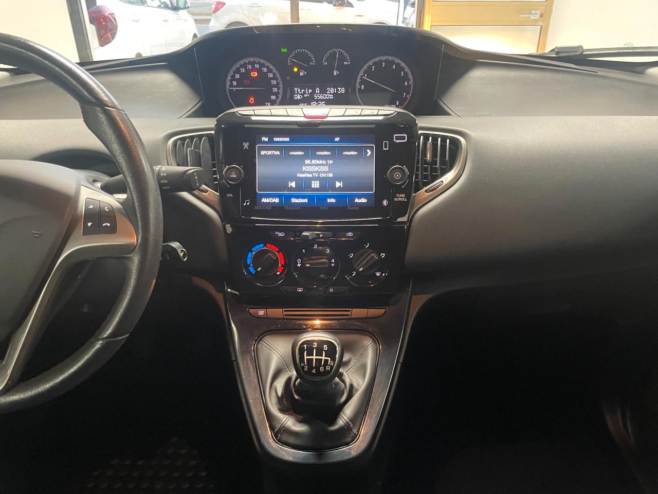 Lancia Ypsilon 1.0 FireFly 5 porte S&S Hybrid Gold