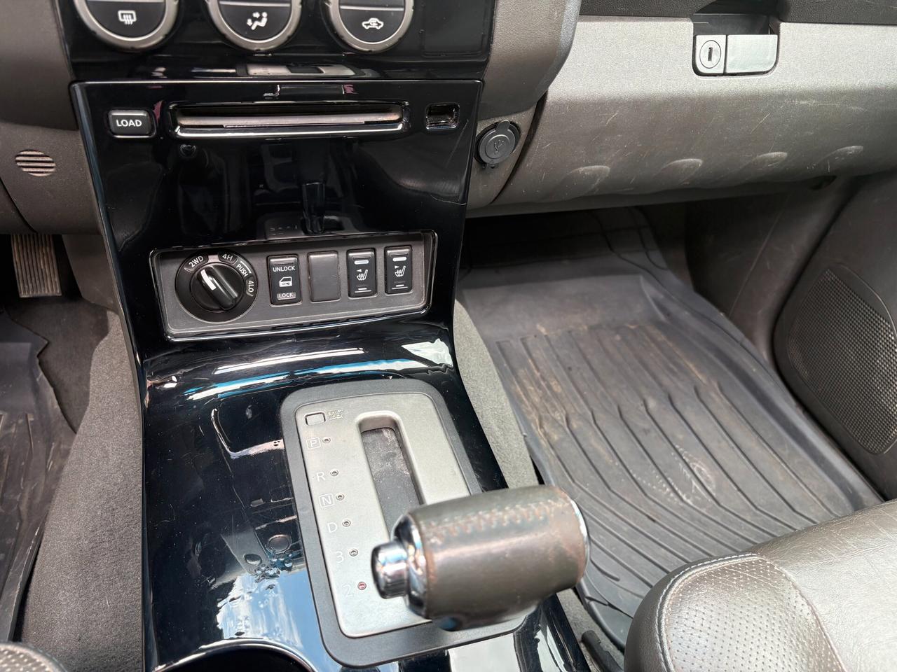 Nissan Navara 2.5 dCi 4 porte Double Cab Platinum