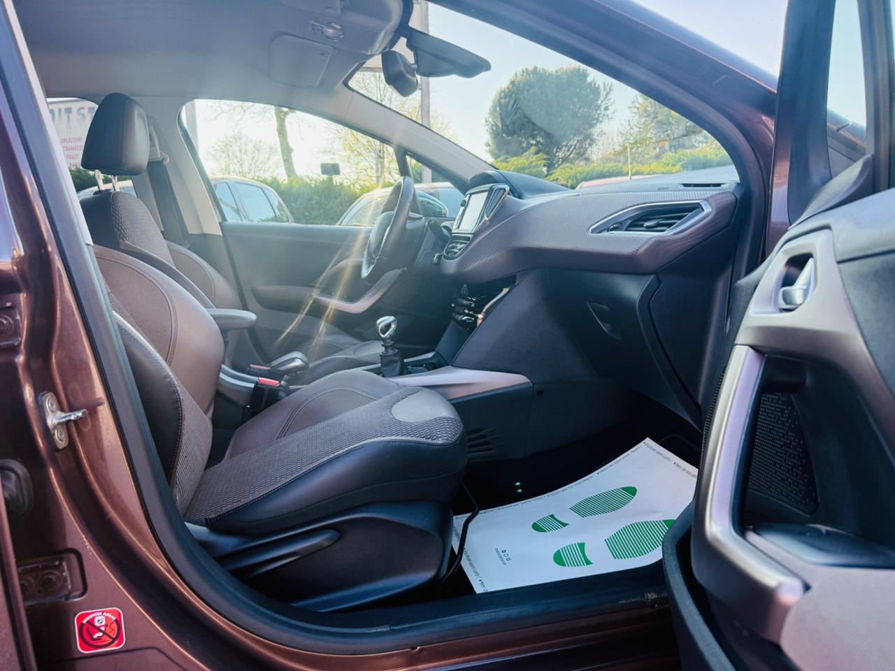 Peugeot 2008 1.6 e-HDi 115 CV Stop&Start Allure