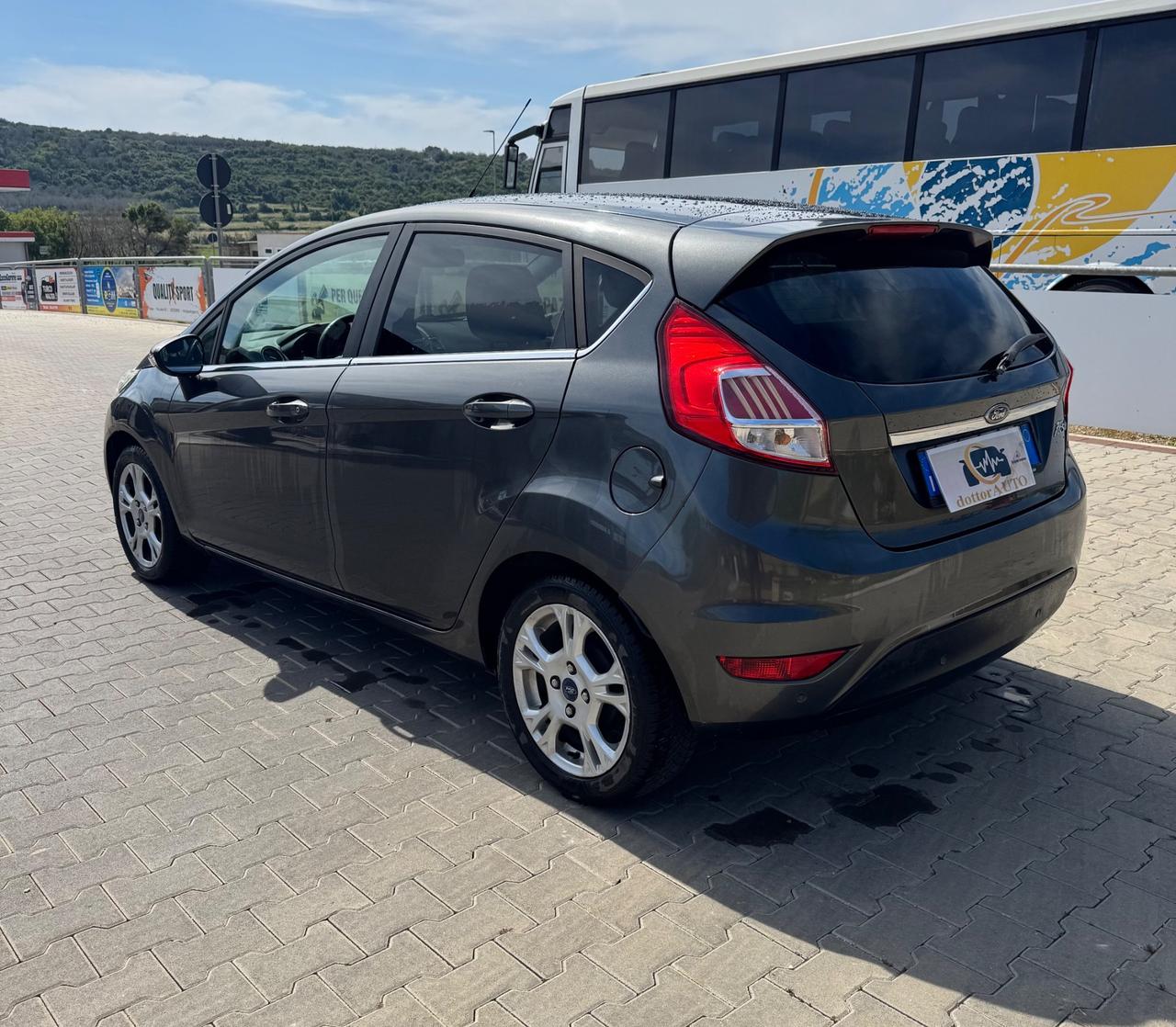 Ford Fiesta 1.5 TDCi 75CV 5 porte Titanium