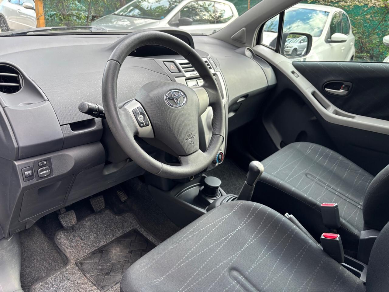 Toyota Yaris 1.3 5 porte Navi OK Neopatentati