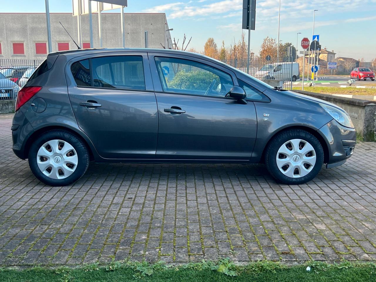 Opel Corsa 1.2 5 porte Club