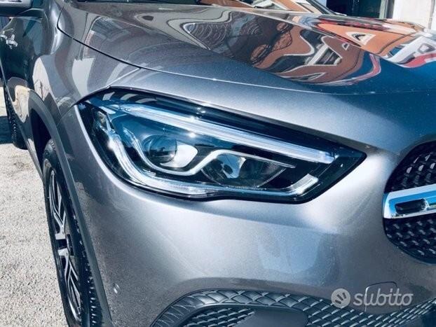 MERCEDES-BENZ GLA 200 d Automatic TETTO- AMBIENT