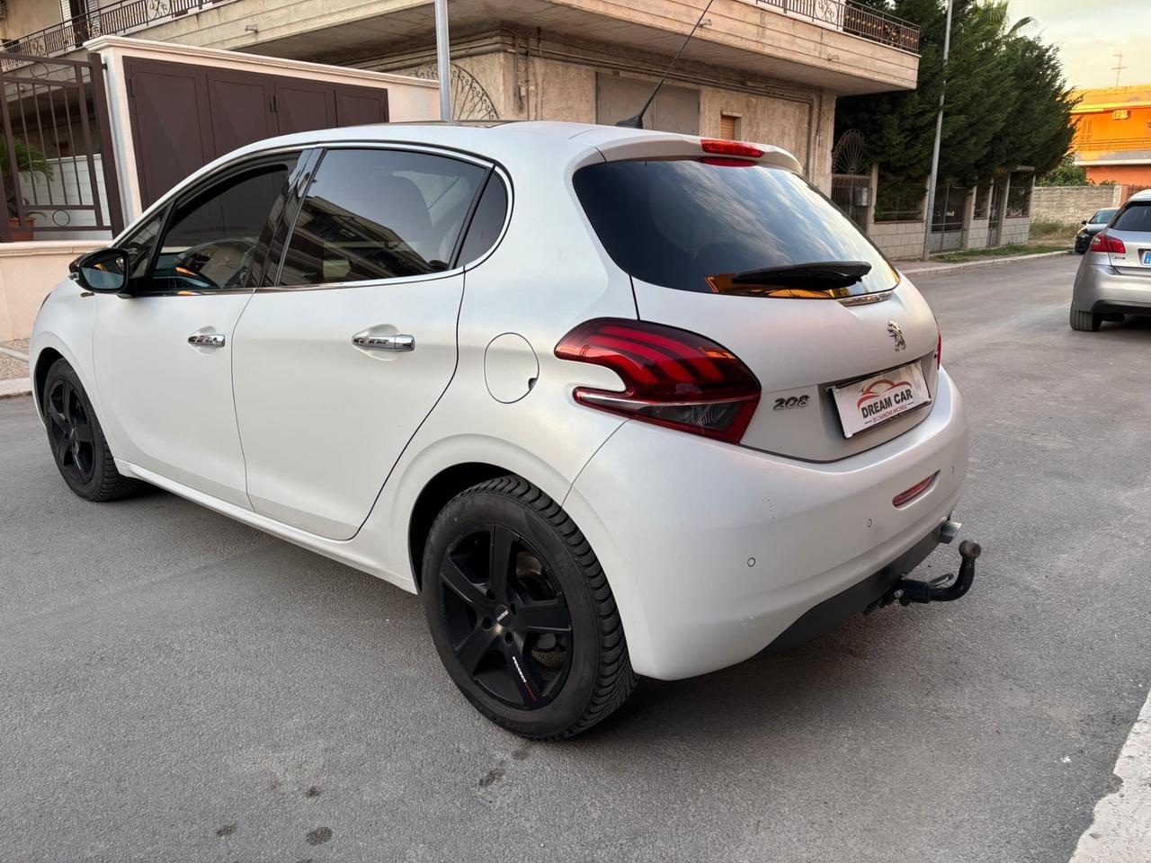 Peugeot 208 BlueHDi 100 5 porte GT Line