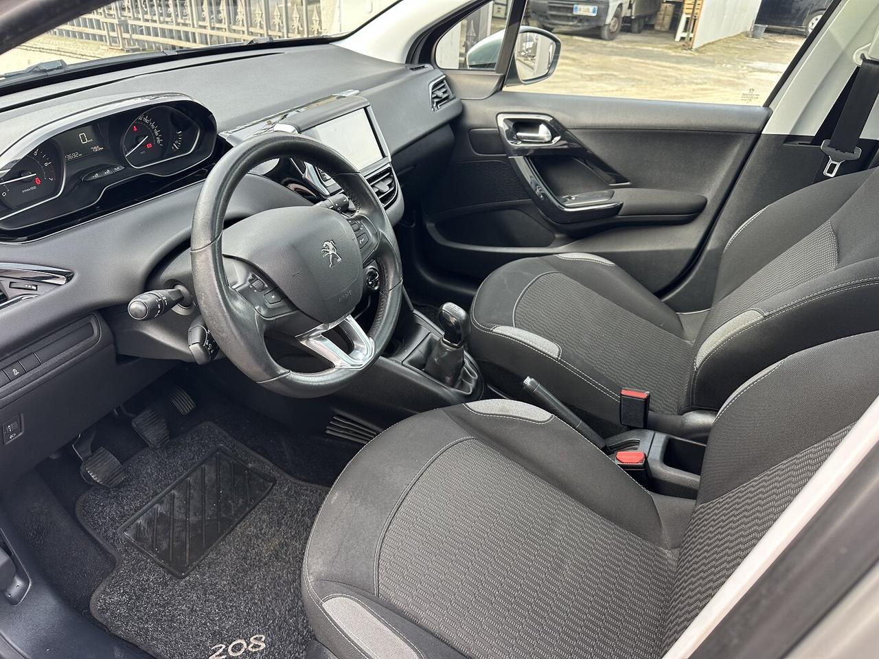 Peugeot 208 Allure 1.2 Benzina 82 Cv 2016 Tetto