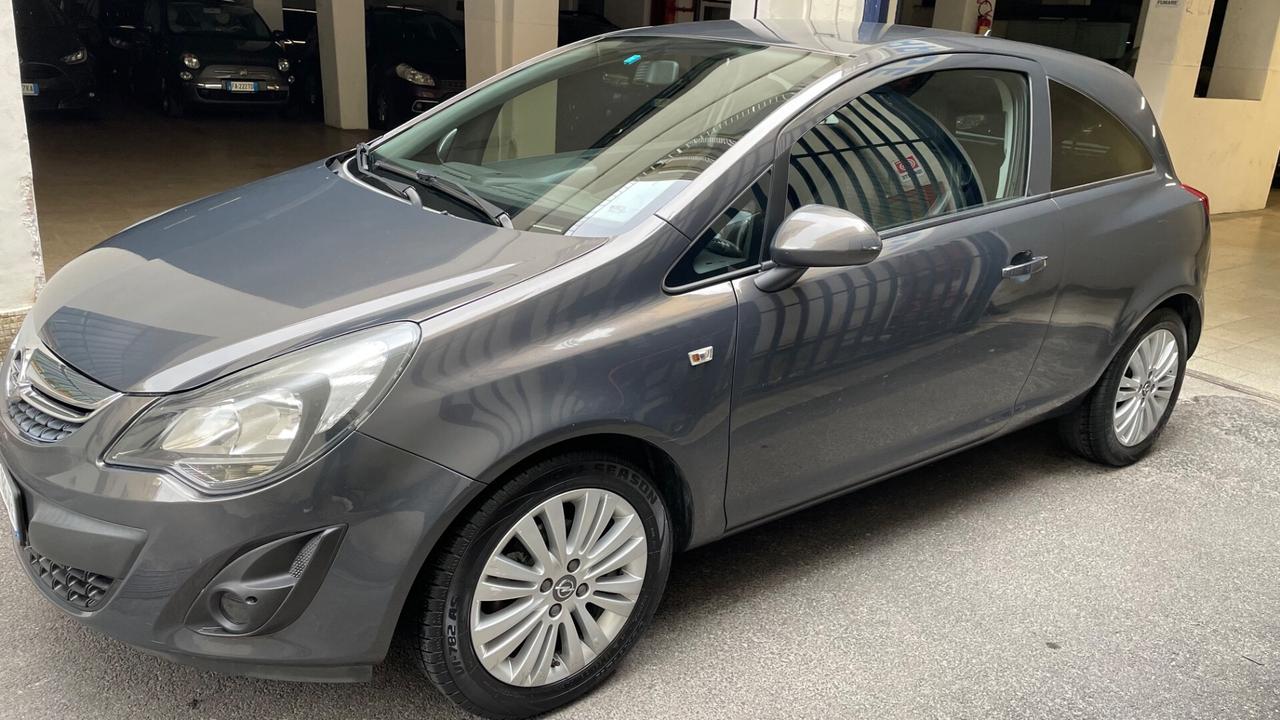 Opel Corsa 1.2 85CV 3 porte GPL-TECH b-color