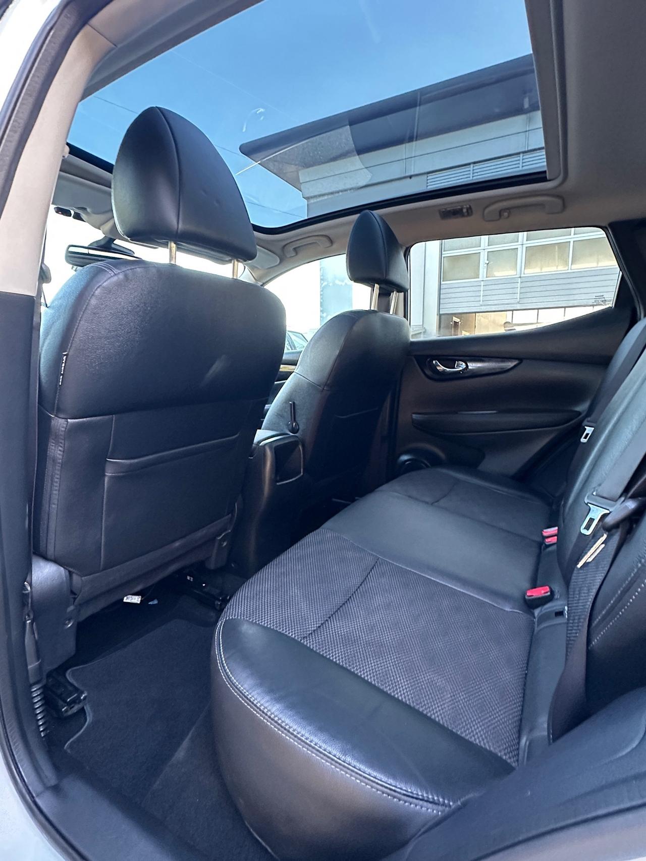 Nissan Qashqai 1.6 dCi 2WD Tekna - 2015