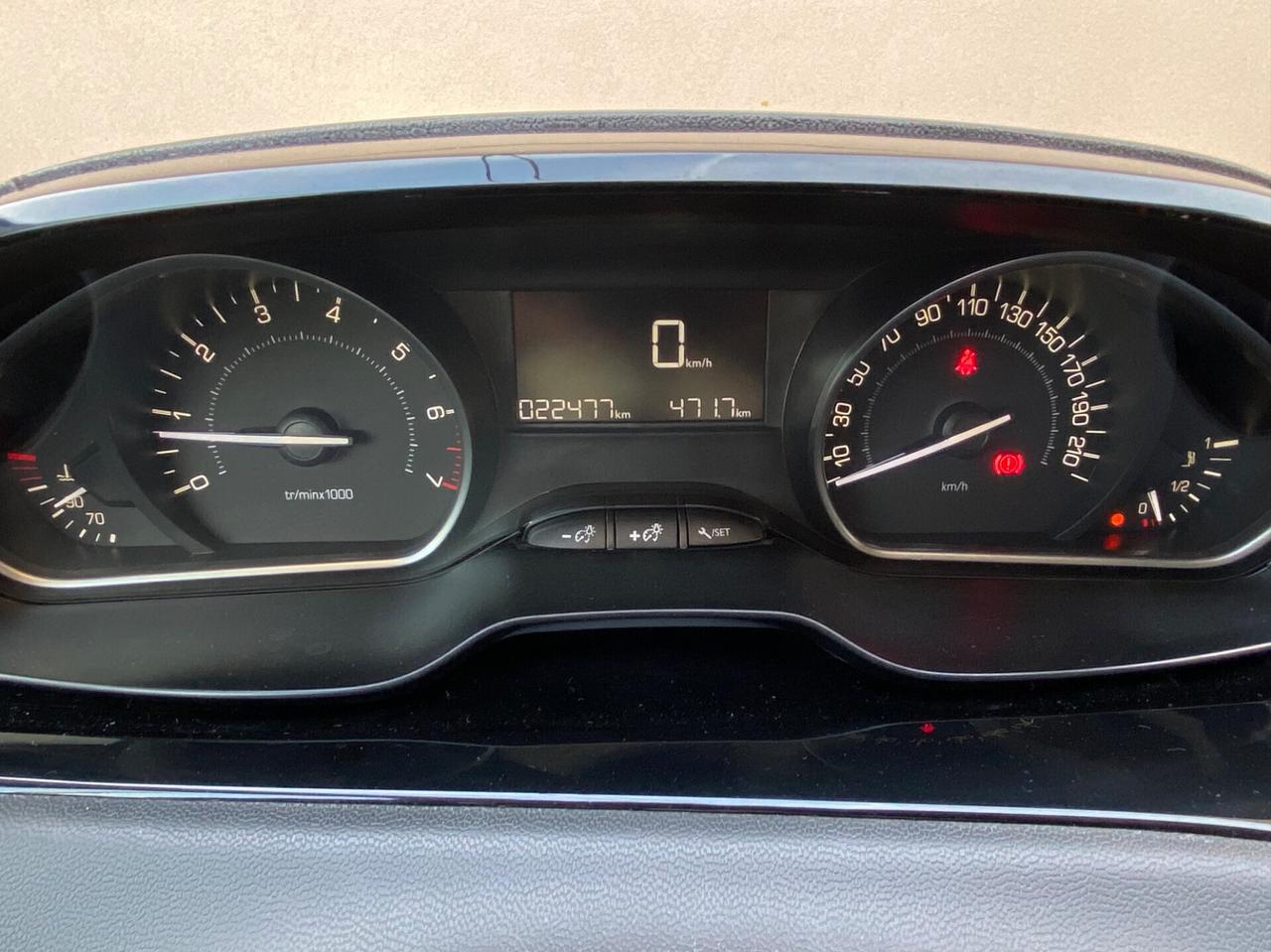 Peugeot 208 1.2 Benzina Signature