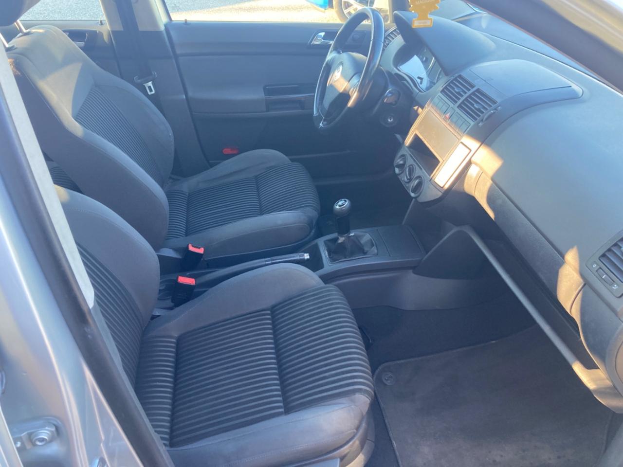 VOLKSWAGEN POLO 1.4 BENZINA (MODELLO SPORTLINE)