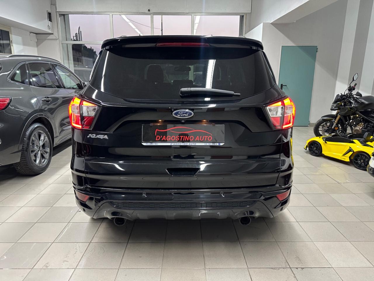 Ford Kuga 1.5 TDCI 120 CV 2WD ST-Line