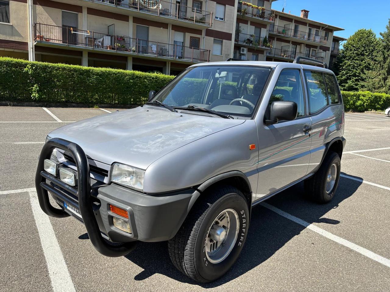 Nissan Terrano 2.4i alias Ford Maverick