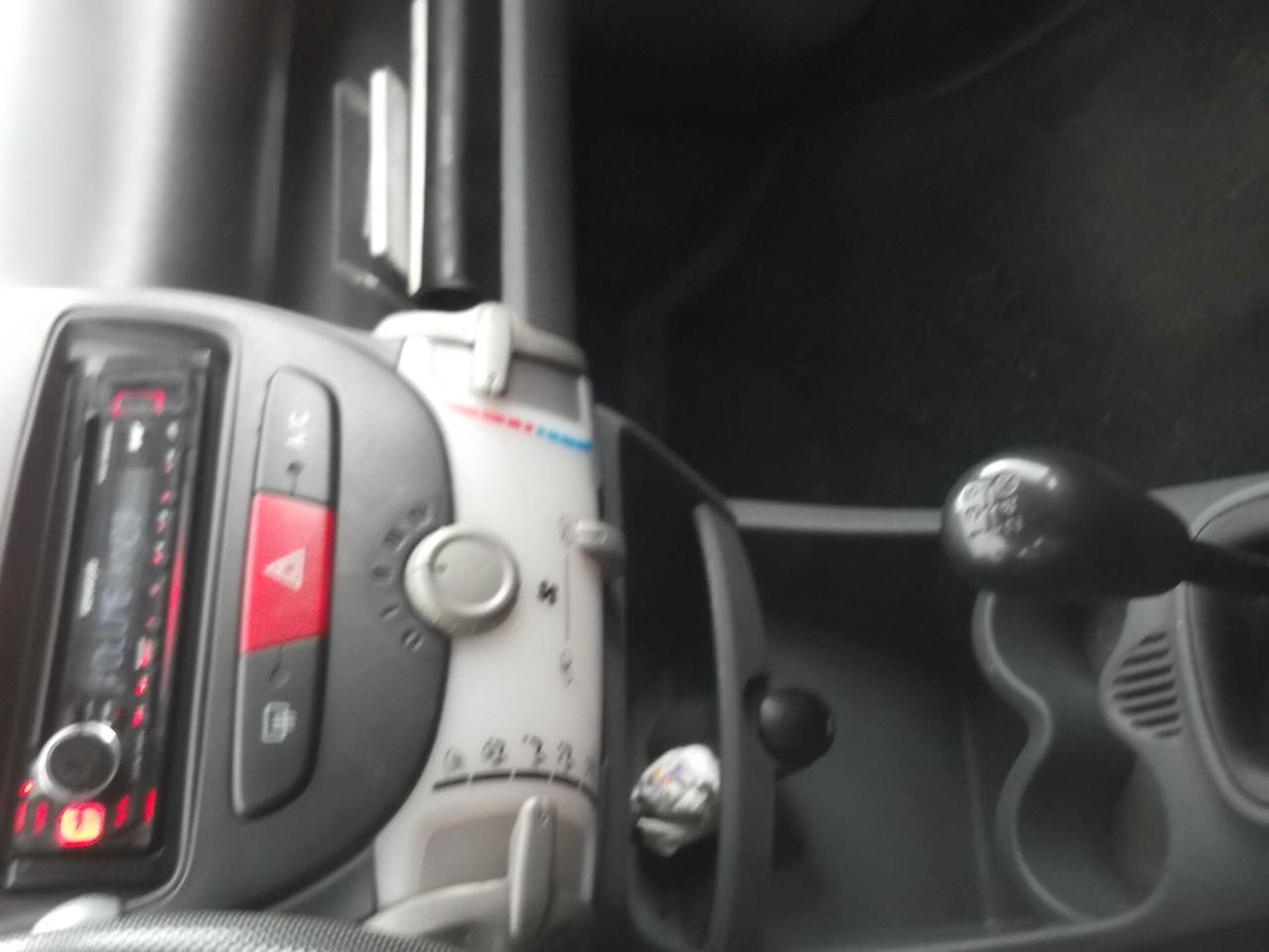 Toyota Aygo 1.0 12V VVT-i 3 porte Sol - 02