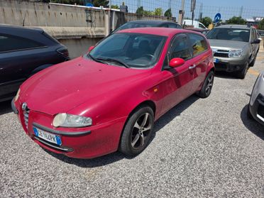 Alfa Romeo 147 1.6i 16V Twin Spark cat 5p. Distinctive PELLE
