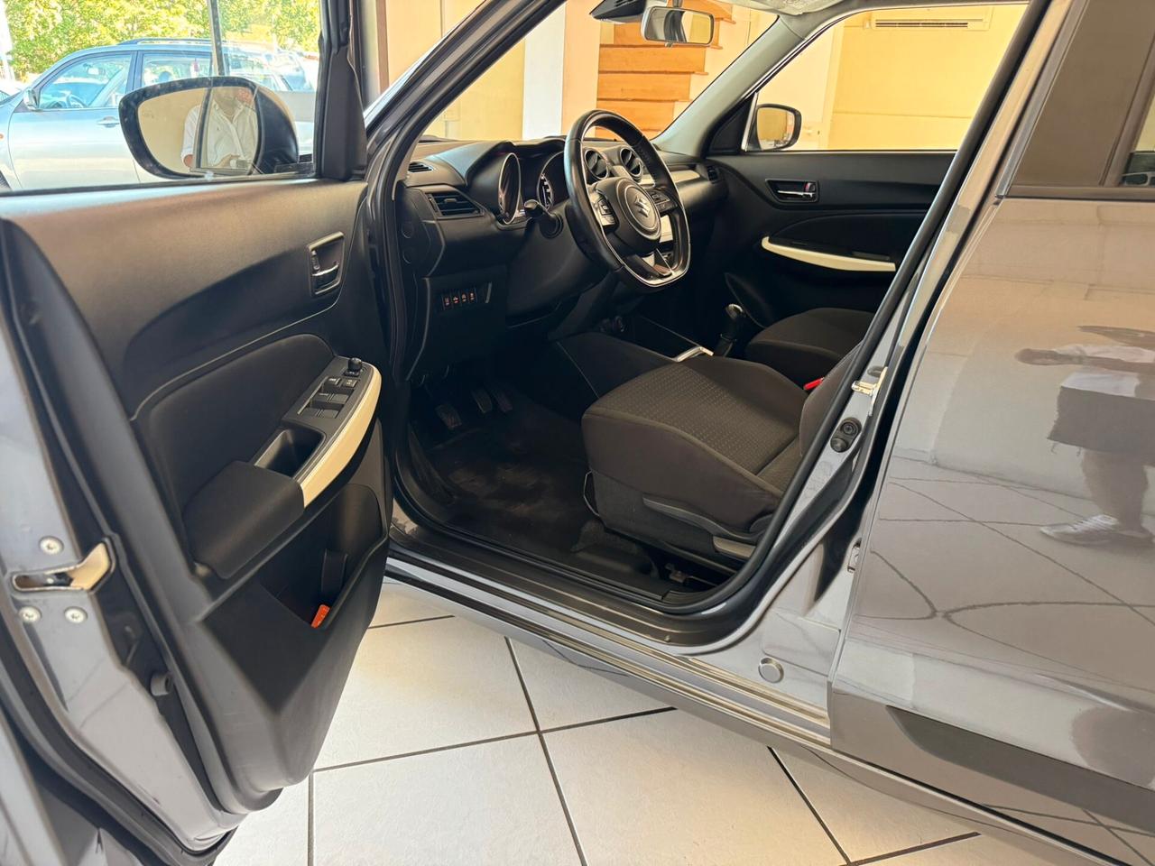 Suzuki Swift 1.2 Hybrid Top